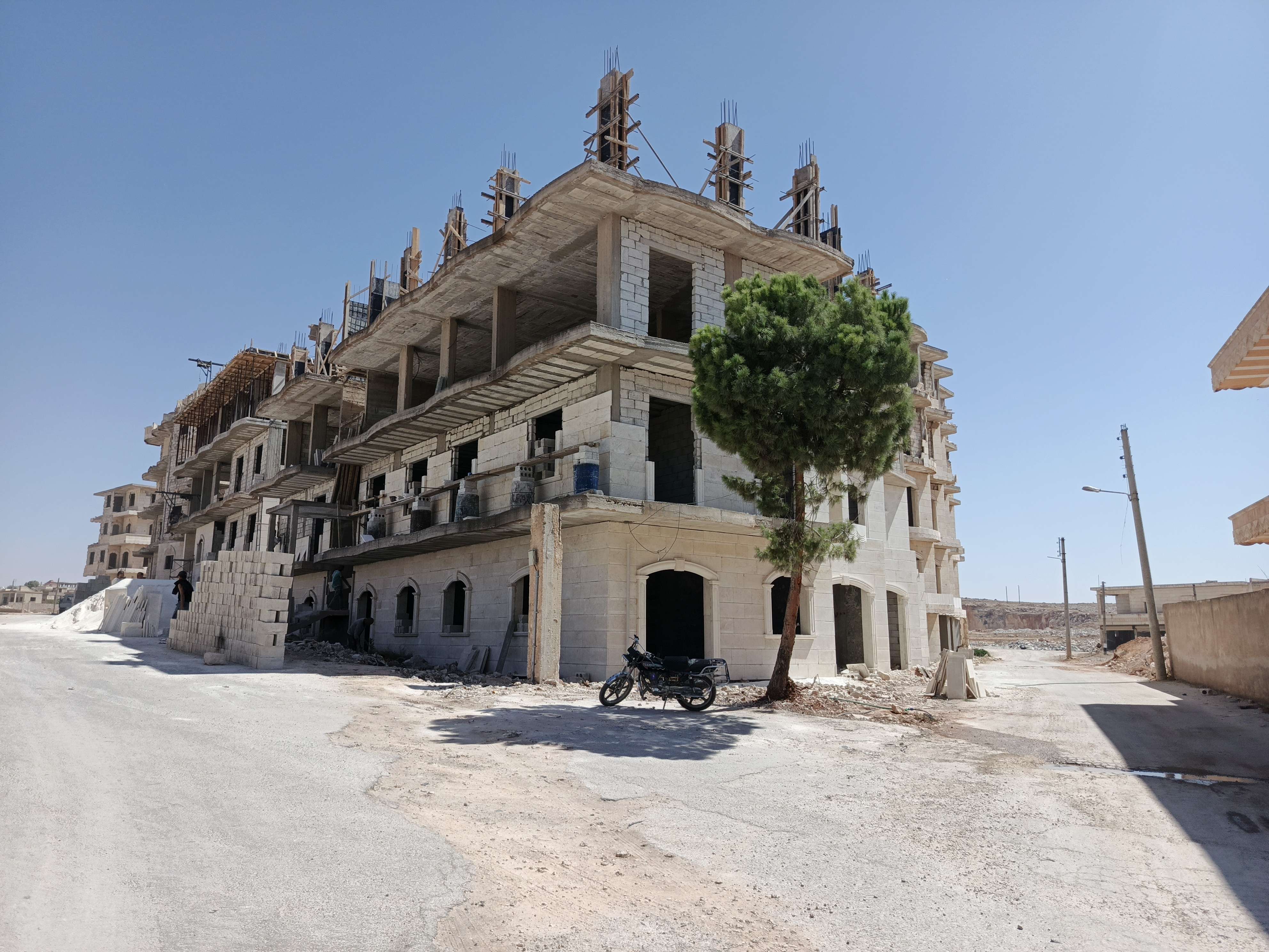 مكتب كنجو عقاري بيع وشراء كفر حمرة شارع المزارع ولدينا بناء جديد