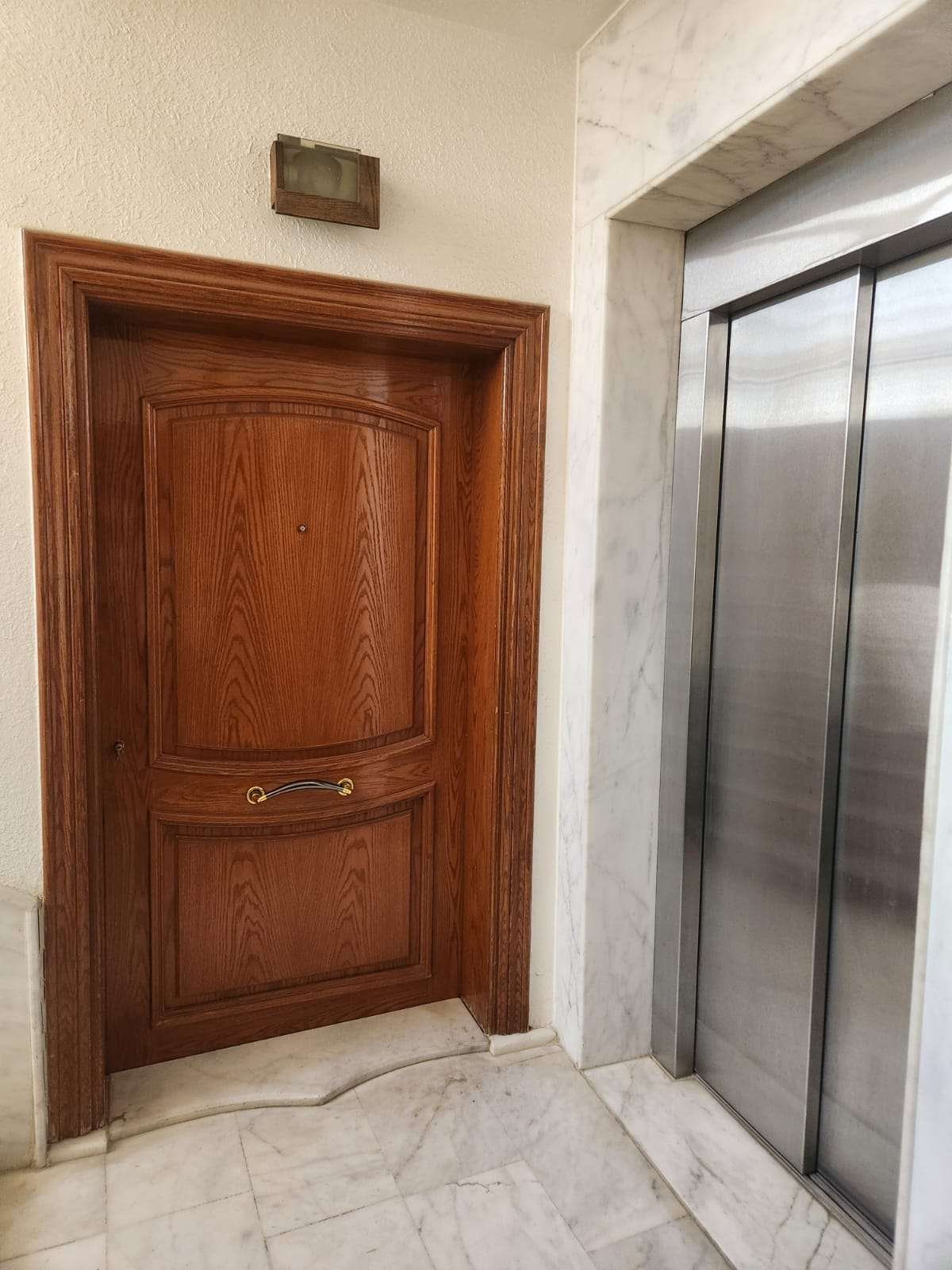 بيت للأجار في مشروع دمر الجزيرة ١٦ صالون وغرفتين مع اطلالة، ومنتفع وكبير يصلع للهب الأطفال ومسطبة للمتة او ،الأرجيلة بسعر ٨٢٥ دولار بالشهر، للتواصل على واتس اب كندي  +15142585554 958952753